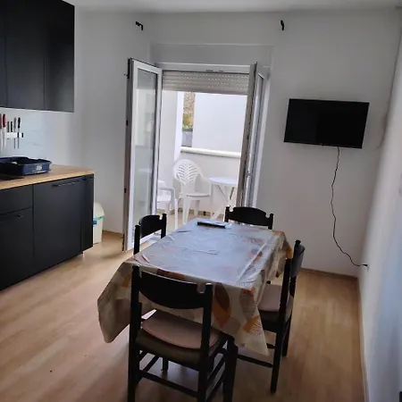 Db Lägenhet Medulin